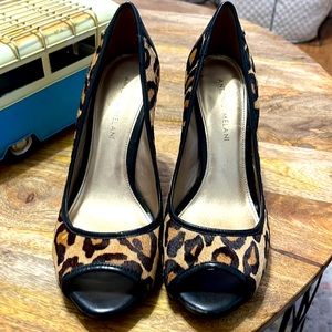 Antonio Melani heels size 8 in great condition real furry